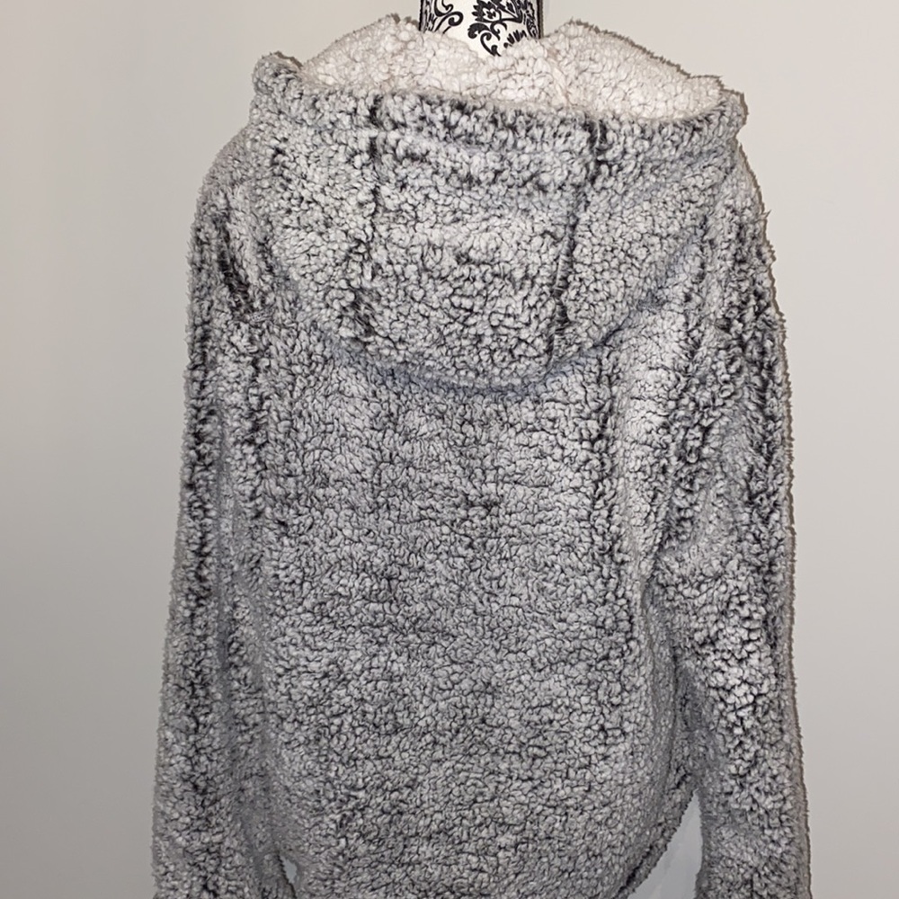 Fuzzy zip up - Picture 4 of 4